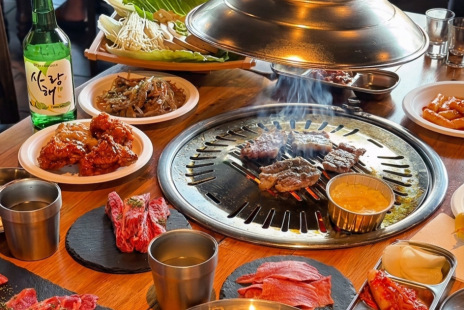 busy korean bbq group dining seoul vibe